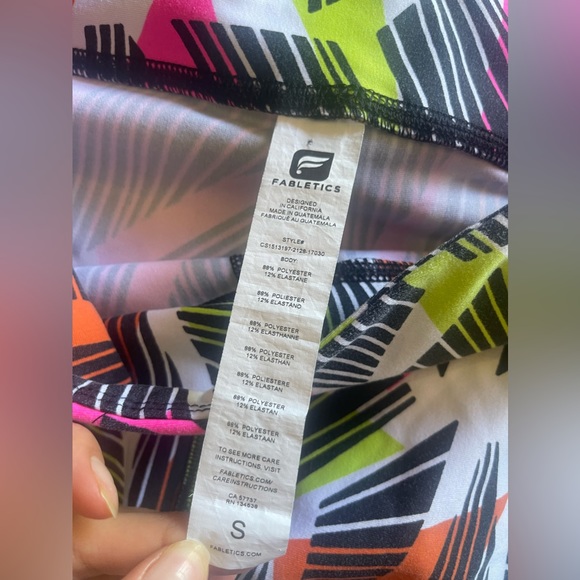 Fabletics Colorful Geometric Crop Leggings - Picture 4 of 4